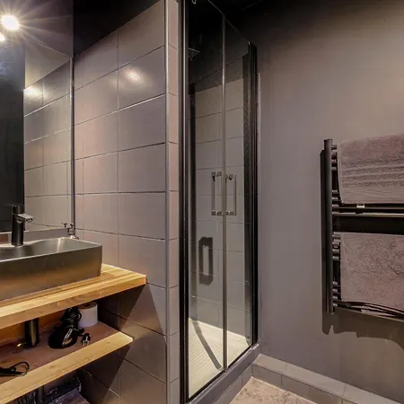 Suite Avec Sauna Prive Proche Cite Internationale Caluire-et-Cuire Exterior photo