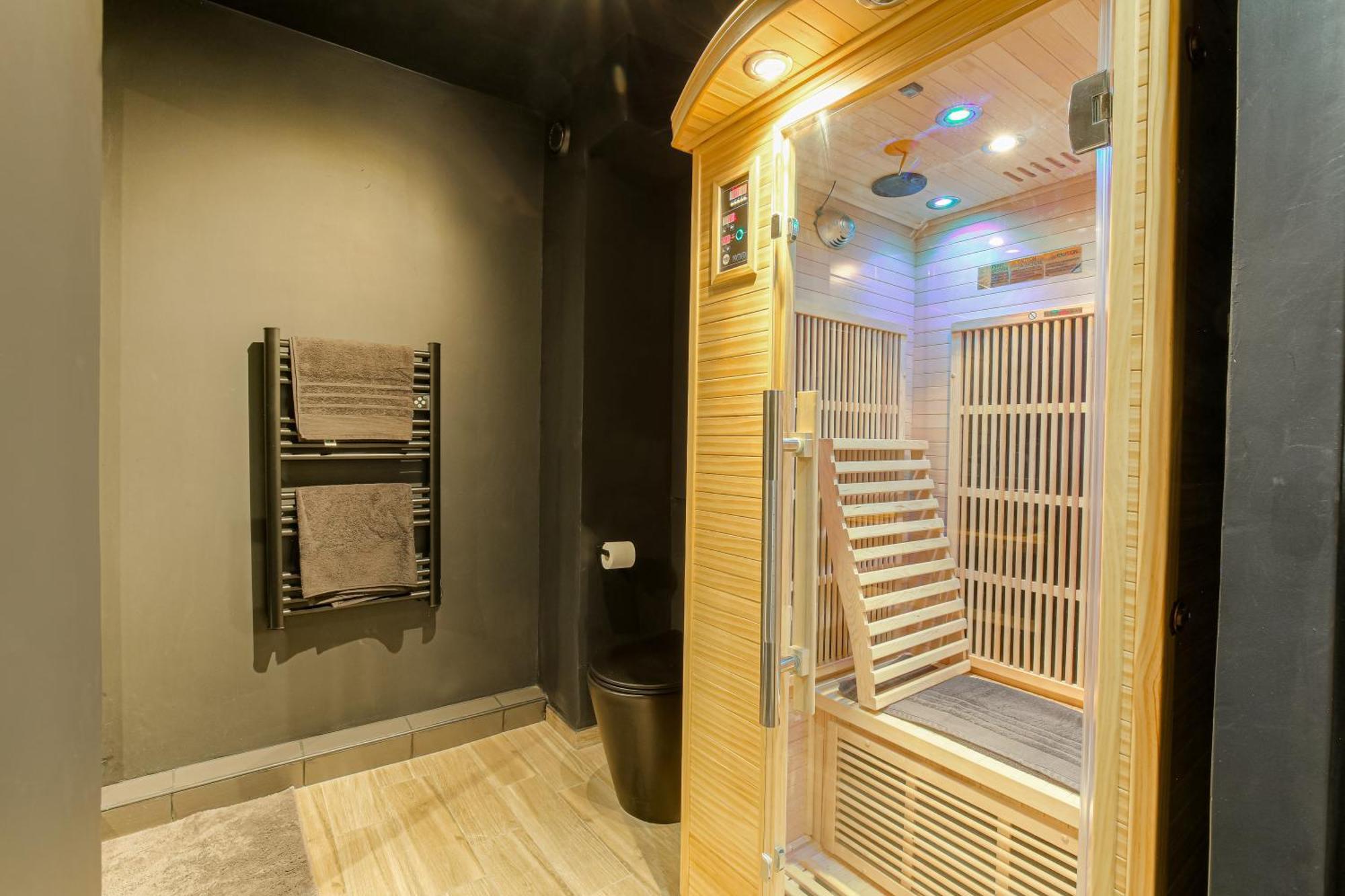 Avec Sauna Prive Proche Cite Internationale Caluire-et-Cuire