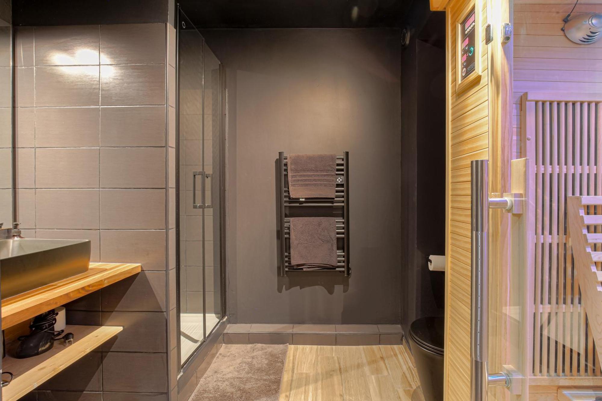 Avec Sauna Prive Proche Cite Internationale